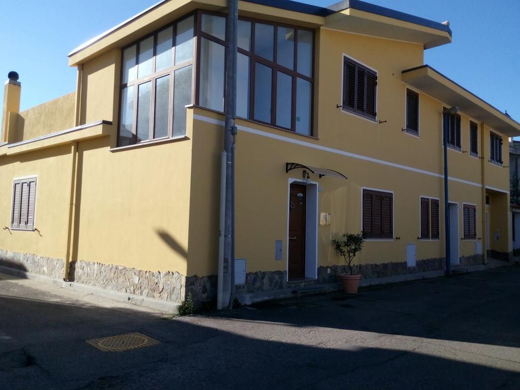 Casa Vacanze Rose E Fiori Sardegna San Vito  Eksteriør billede